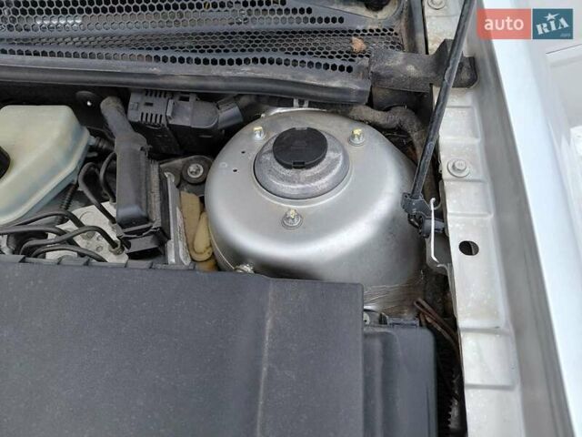 Сірий Опель Вектра, об'ємом двигуна 2.2 л та пробігом 195 тис. км за 5800 $, фото 25 на Automoto.ua