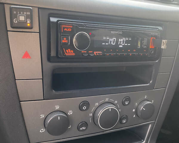 Опель Вектра 2007 в Стрые на Automoto.ua Серый Опель Вектра, объемом двигателя 1.8 л и пробегом 200 тыс. км за 4300 $, фото 28 на Automoto.ua