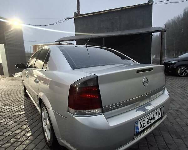 Серый Опель Вектра, объемом двигателя 2.2 л и пробегом 286 тыс. км за 4200 $, фото 5 на Automoto.ua