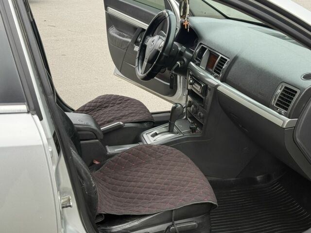 Серый Опель Вектра, объемом двигателя 2.2 л и пробегом 250 тыс. км за 4700 $, фото 8 на Automoto.ua