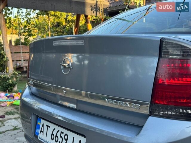 Сірий Опель Вектра, об'ємом двигуна 2.2 л та пробігом 351 тис. км за 4150 $, фото 28 на Automoto.ua