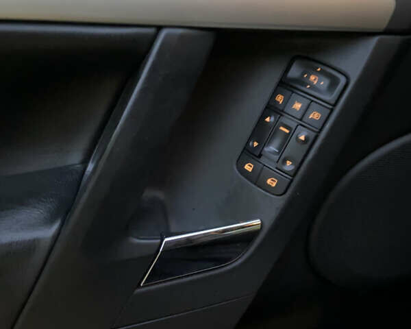 Сірий Опель Вектра, об'ємом двигуна 2.2 л та пробігом 337 тис. км за 4500 $, фото 10 на Automoto.ua