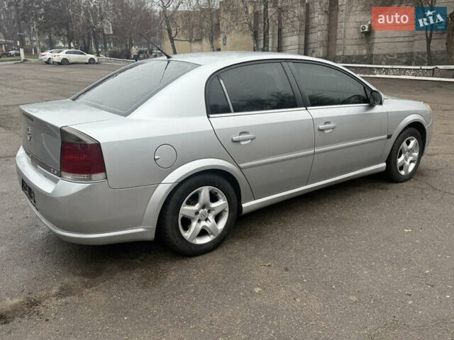 Сірий Опель Вектра, об'ємом двигуна 2.2 л та пробігом 250 тис. км за 4700 $, фото 5 на Automoto.ua