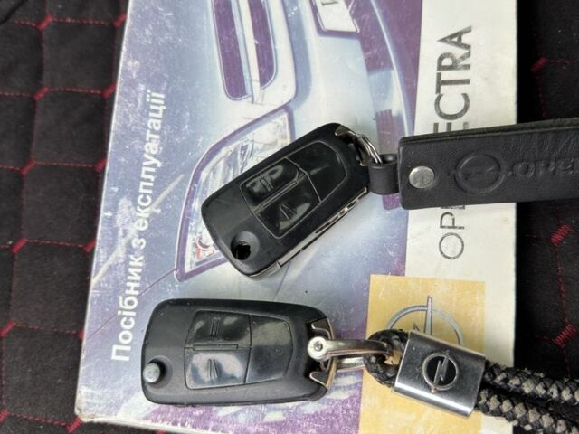 Серый Опель Вектра, объемом двигателя 2.2 л и пробегом 250 тыс. км за 4700 $, фото 11 на Automoto.ua