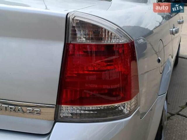 Сірий Опель Вектра, об'ємом двигуна 2.2 л та пробігом 261 тис. км за 5690 $, фото 8 на Automoto.ua