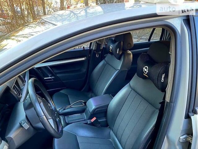 Серый Опель Вектра, объемом двигателя 2.2 л и пробегом 134 тыс. км за 7100 $, фото 10 на Automoto.ua