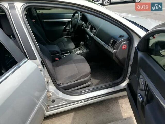 Сірий Опель Вектра, об'ємом двигуна 2.2 л та пробігом 288 тис. км за 5799 $, фото 5 на Automoto.ua