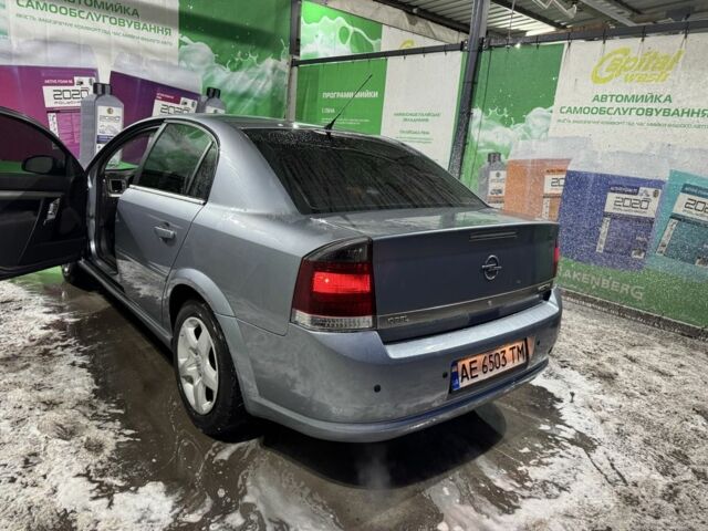 Сірий Опель Вектра, об'ємом двигуна 1.8 л та пробігом 185 тис. км за 5850 $, фото 1 на Automoto.ua