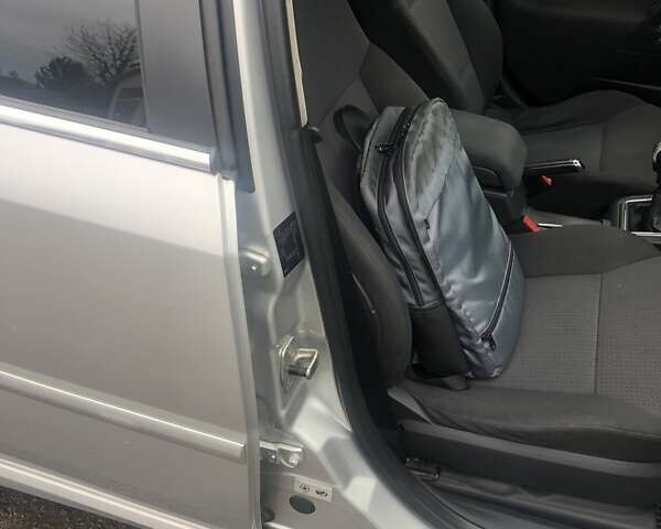 Сірий Опель Вектра, об'ємом двигуна 1.8 л та пробігом 277 тис. км за 5900 $, фото 77 на Automoto.ua