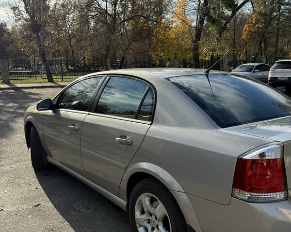 Сірий Опель Вектра, об'ємом двигуна 2.2 л та пробігом 194 тис. км за 6950 $, фото 3 на Automoto.ua