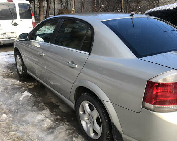 Сірий Опель Вектра, об'ємом двигуна 2.2 л та пробігом 203 тис. км за 6000 $, фото 3 на Automoto.ua