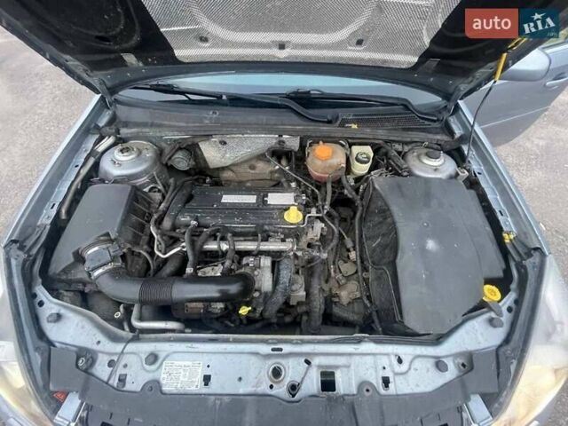 Серый Опель Вектра, объемом двигателя 2.2 л и пробегом 290 тыс. км за 5200 $, фото 7 на Automoto.ua