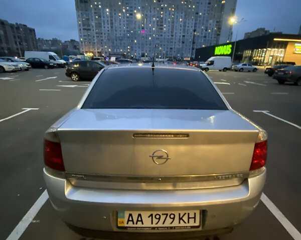 Сірий Опель Вектра, об'ємом двигуна 2.2 л та пробігом 337 тис. км за 4500 $, фото 7 на Automoto.ua