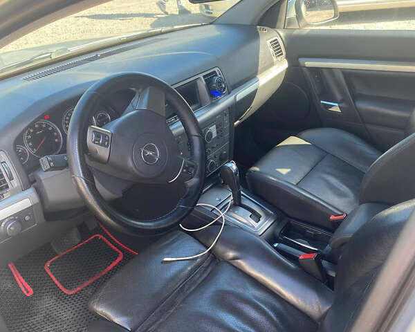 Серый Опель Вектра, объемом двигателя 2.2 л и пробегом 285 тыс. км за 5700 $, фото 2 на Automoto.ua