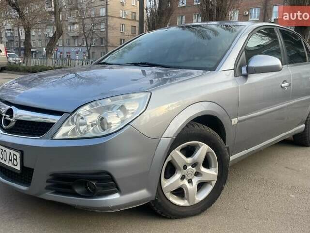 Сірий Опель Вектра, об'ємом двигуна 2.2 л та пробігом 185 тис. км за 6800 $, фото 1 на Automoto.ua