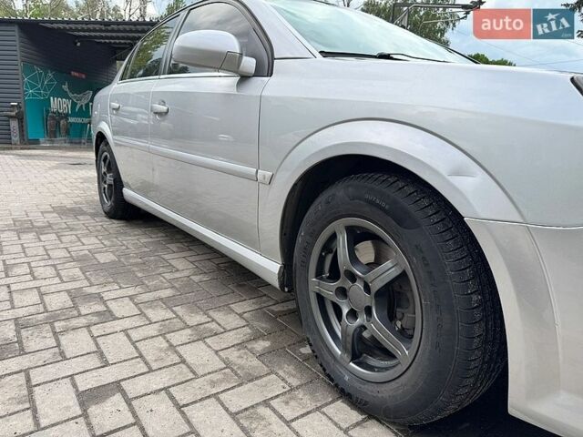 Сірий Опель Вектра, об'ємом двигуна 2.2 л та пробігом 215 тис. км за 4500 $, фото 8 на Automoto.ua