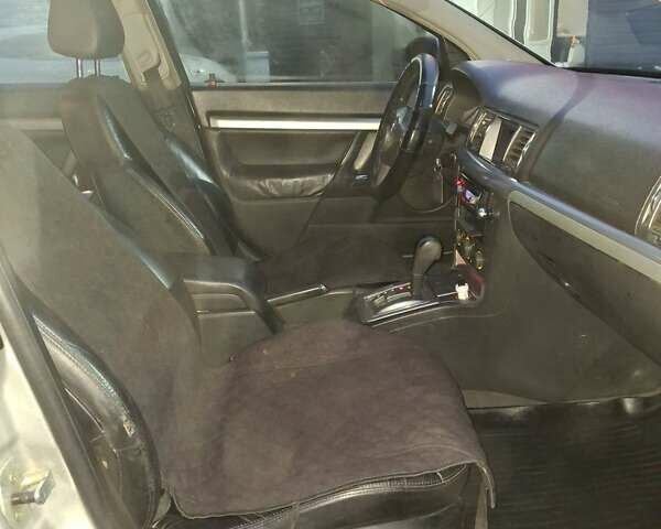 Серый Опель Вектра, объемом двигателя 2.2 л и пробегом 286 тыс. км за 4200 $, фото 2 на Automoto.ua