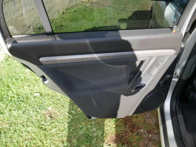 Серый Опель Вектра, объемом двигателя 2.2 л и пробегом 76 тыс. км за 7999 $, фото 17 на Automoto.ua