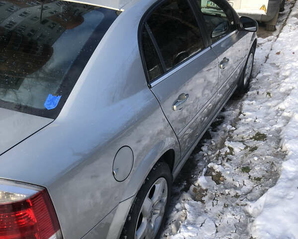 Сірий Опель Вектра, об'ємом двигуна 2.2 л та пробігом 203 тис. км за 6000 $, фото 1 на Automoto.ua