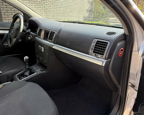 Сірий Опель Вектра, об'ємом двигуна 2.2 л та пробігом 194 тис. км за 6950 $, фото 24 на Automoto.ua