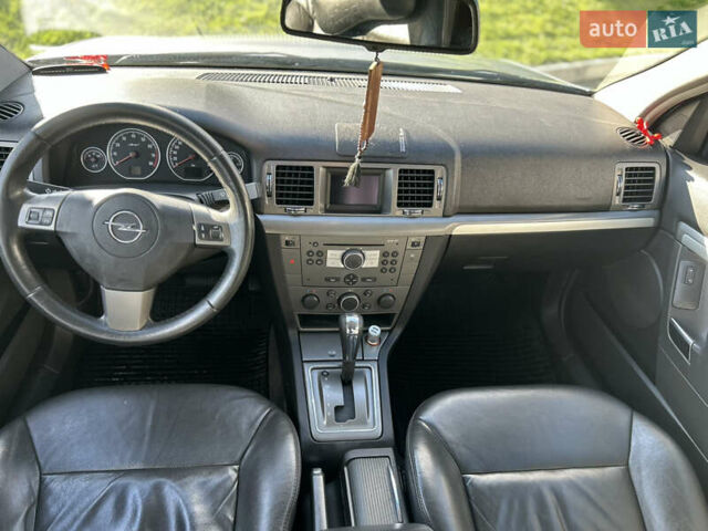 Опель Вектра 2007 в Львове на Automoto.ua Серый Опель Вектра, объемом двигателя 2.2 л и пробегом 290 тыс. км за 5300 $, фото 4 на Automoto.ua