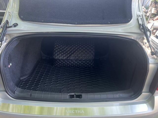 Серый Опель Вектра, объемом двигателя 2.2 л и пробегом 198 тыс. км за 6900 $, фото 5 на Automoto.ua