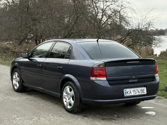 Сірий Опель Вектра, об'ємом двигуна 2.2 л та пробігом 277 тис. км за 5000 $, фото 1 на Automoto.ua