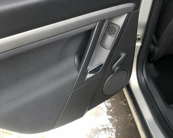 Сірий Опель Вектра, об'ємом двигуна 2.2 л та пробігом 203 тис. км за 6000 $, фото 24 на Automoto.ua