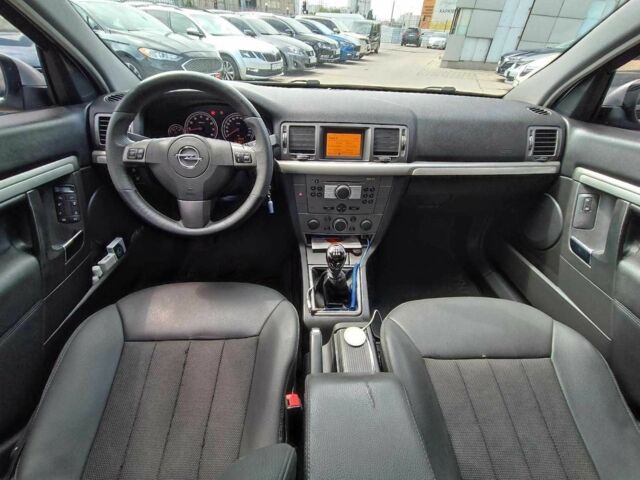 Серый Опель Вектра, объемом двигателя 2.2 л и пробегом 261 тыс. км за 5690 $, фото 14 на Automoto.ua