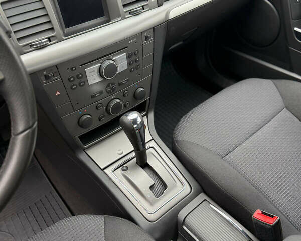 Сірий Опель Вектра, об'ємом двигуна 2.2 л та пробігом 56 тис. км за 8500 $, фото 13 на Automoto.ua