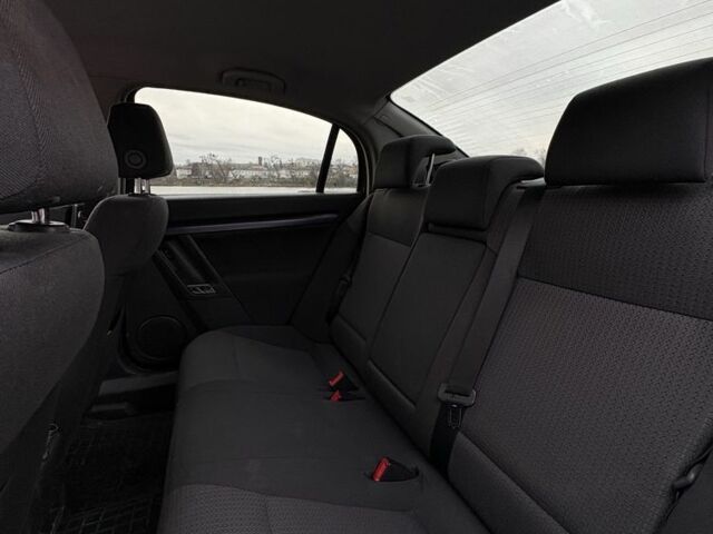 Сірий Опель Вектра, об'ємом двигуна 2.2 л та пробігом 277 тис. км за 5000 $, фото 8 на Automoto.ua