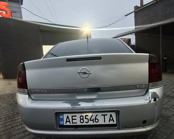 Серый Опель Вектра, объемом двигателя 2.2 л и пробегом 286 тыс. км за 4200 $, фото 7 на Automoto.ua