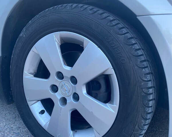 Серый Опель Вектра, объемом двигателя 2.2 л и пробегом 285 тыс. км за 5700 $, фото 11 на Automoto.ua