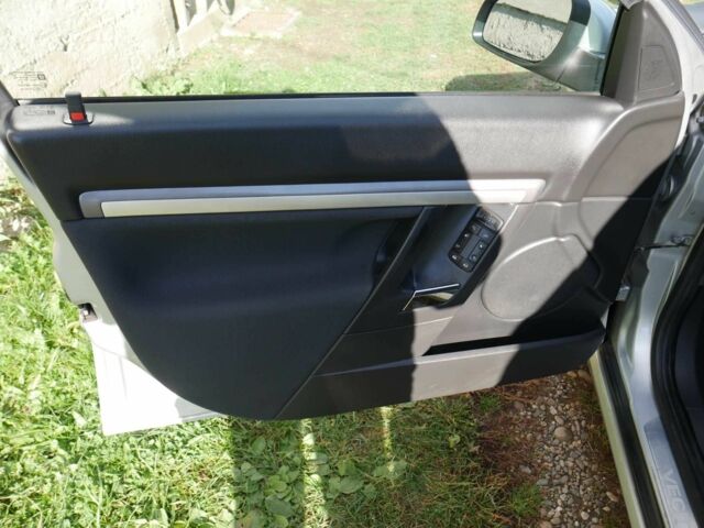 Серый Опель Вектра, объемом двигателя 2.2 л и пробегом 76 тыс. км за 7999 $, фото 10 на Automoto.ua