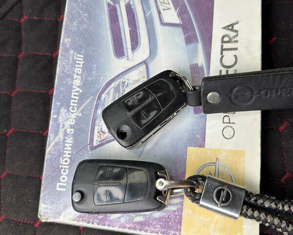 Сірий Опель Вектра, об'ємом двигуна 2.2 л та пробігом 250 тис. км за 4700 $, фото 9 на Automoto.ua