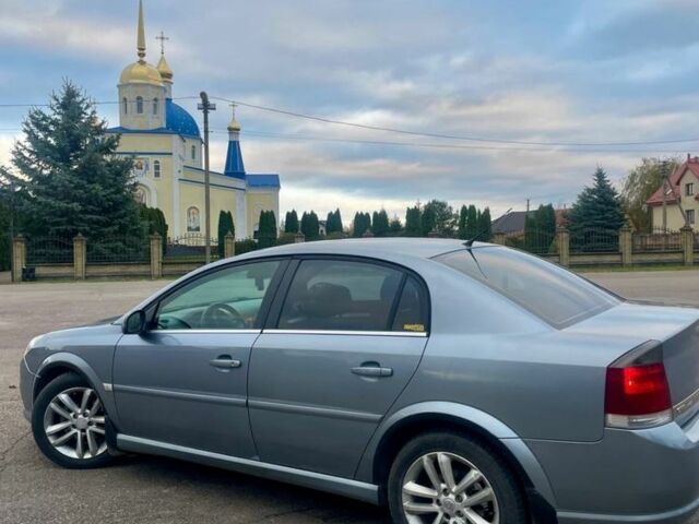 Серый Опель Вектра, объемом двигателя 2.2 л и пробегом 290 тыс. км за 5200 $, фото 2 на Automoto.ua