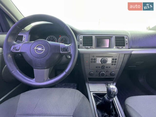 Сірий Опель Вектра, об'ємом двигуна 2.2 л та пробігом 218 тис. км за 4750 $, фото 16 на Automoto.ua