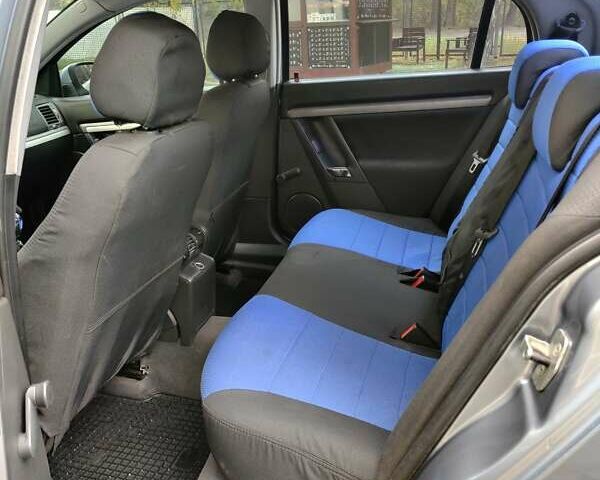 Серый Опель Вектра, объемом двигателя 2.2 л и пробегом 264 тыс. км за 4600 $, фото 18 на Automoto.ua