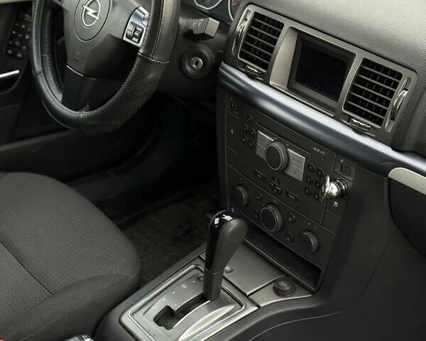 Серый Опель Вектра, объемом двигателя 2.2 л и пробегом 277 тыс. км за 4800 $, фото 13 на Automoto.ua