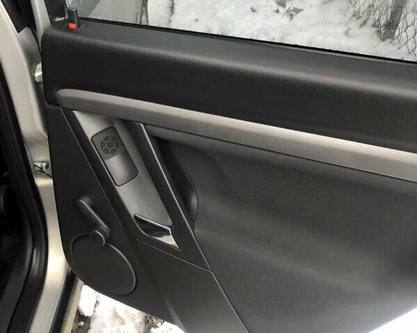 Сірий Опель Вектра, об'ємом двигуна 2.2 л та пробігом 203 тис. км за 6000 $, фото 25 на Automoto.ua