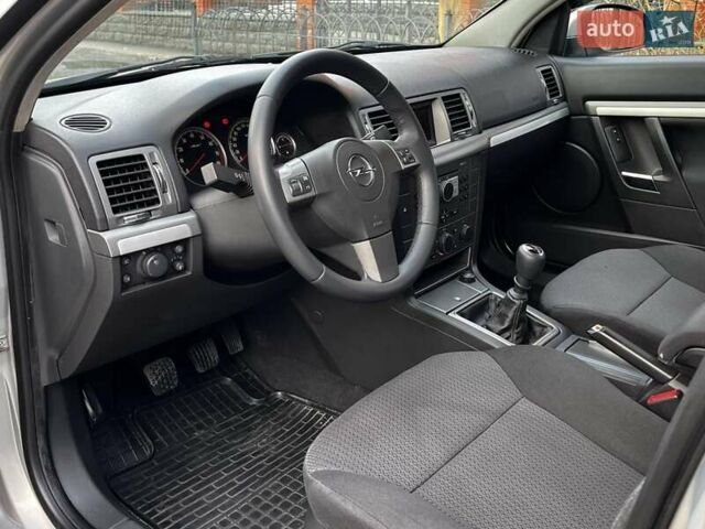 Серый Опель Вектра, объемом двигателя 1.8 л и пробегом 85 тыс. км за 7300 $, фото 20 на Automoto.ua