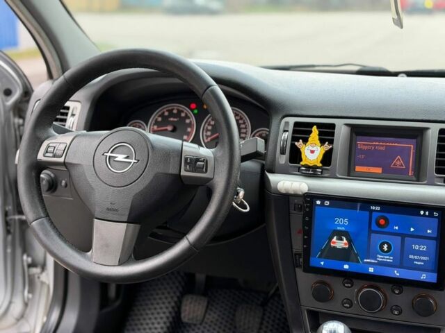 Сірий Опель Вектра, об'ємом двигуна 2.2 л та пробігом 264 тис. км за 4200 $, фото 5 на Automoto.ua