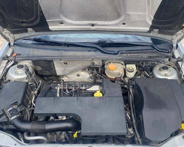 Серый Опель Вектра, объемом двигателя 2.2 л и пробегом 290 тыс. км за 5600 $, фото 1 на Automoto.ua