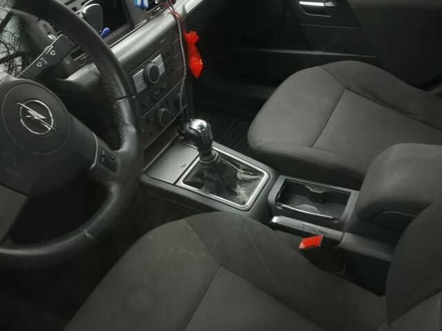 Сірий Опель Вектра, об'ємом двигуна 2.2 л та пробігом 220 тис. км за 4500 $, фото 4 на Automoto.ua