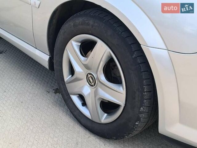 Сірий Опель Вектра, об'ємом двигуна 2.2 л та пробігом 261 тис. км за 5690 $, фото 6 на Automoto.ua