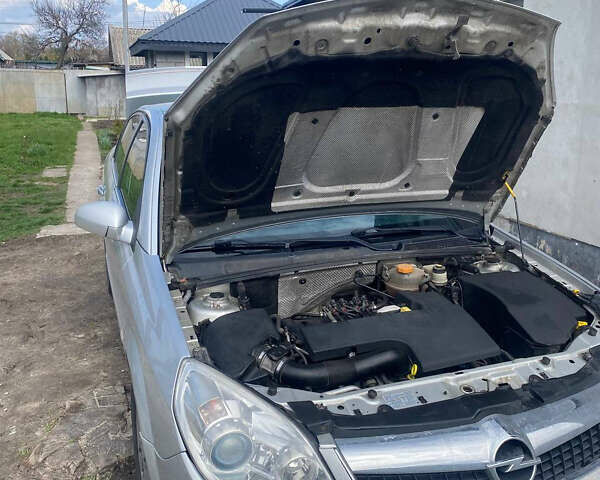 Серый Опель Вектра, объемом двигателя 2.2 л и пробегом 290 тыс. км за 5600 $, фото 6 на Automoto.ua