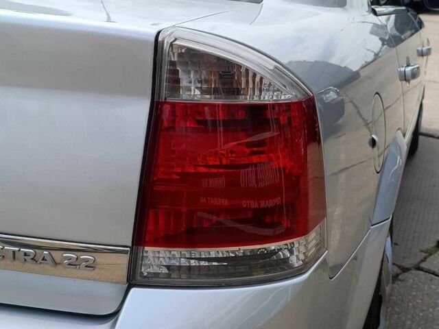 Сірий Опель Вектра, об'ємом двигуна 2.2 л та пробігом 261 тис. км за 5540 $, фото 8 на Automoto.ua