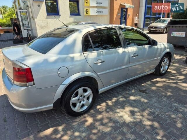 Сірий Опель Вектра, об'ємом двигуна 2.2 л та пробігом 225 тис. км за 5700 $, фото 5 на Automoto.ua