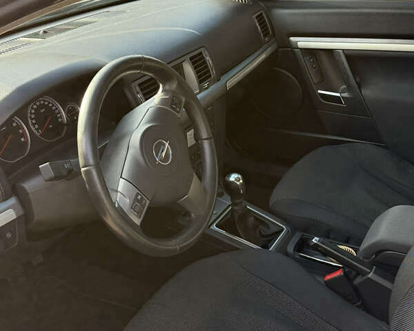 Сірий Опель Вектра, об'ємом двигуна 2.2 л та пробігом 194 тис. км за 6950 $, фото 49 на Automoto.ua