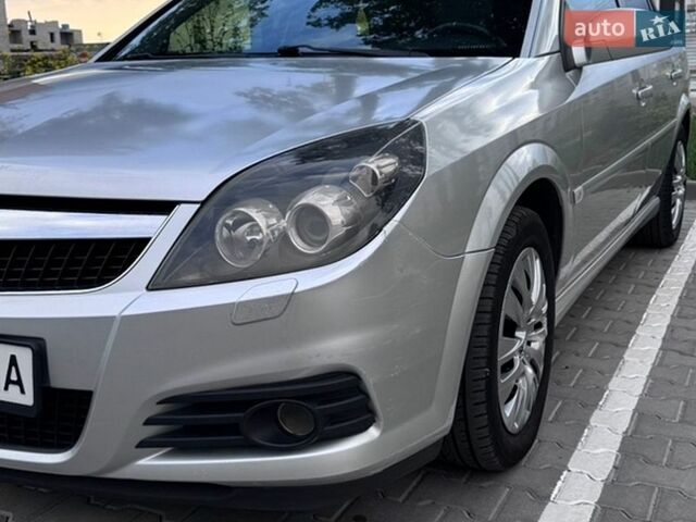 Сірий Опель Вектра, об'ємом двигуна 2.2 л та пробігом 225 тис. км за 4200 $, фото 3 на Automoto.ua